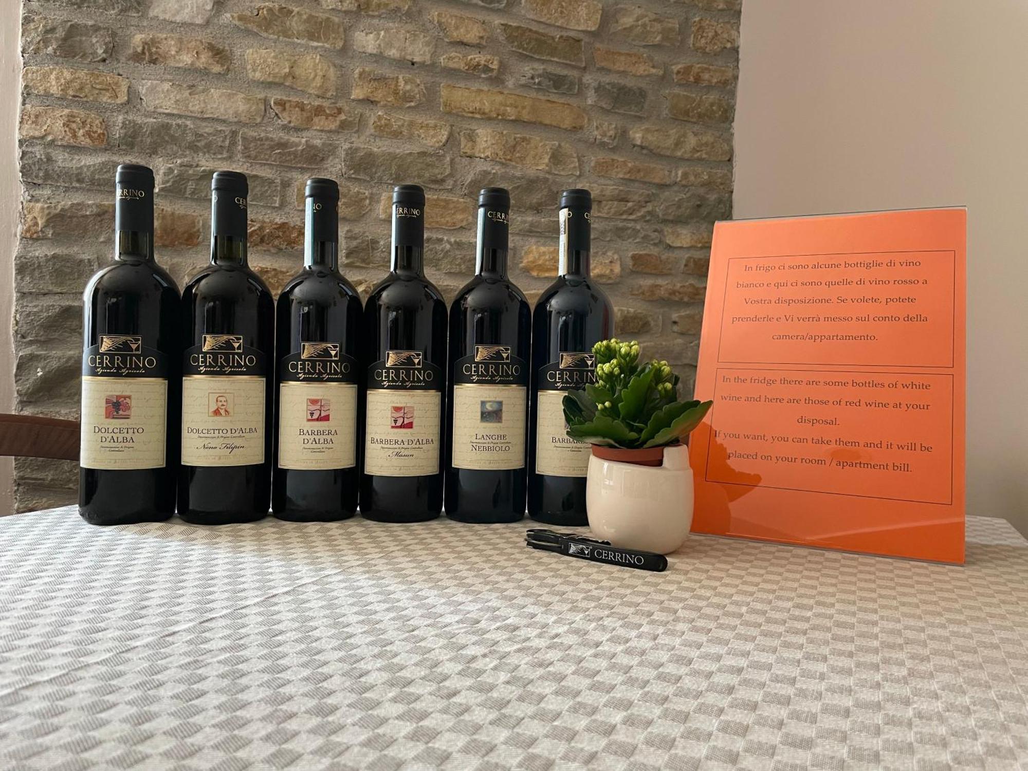 Agriturismo Finestre Di Langa Trezzo Tinella Kültér fotó