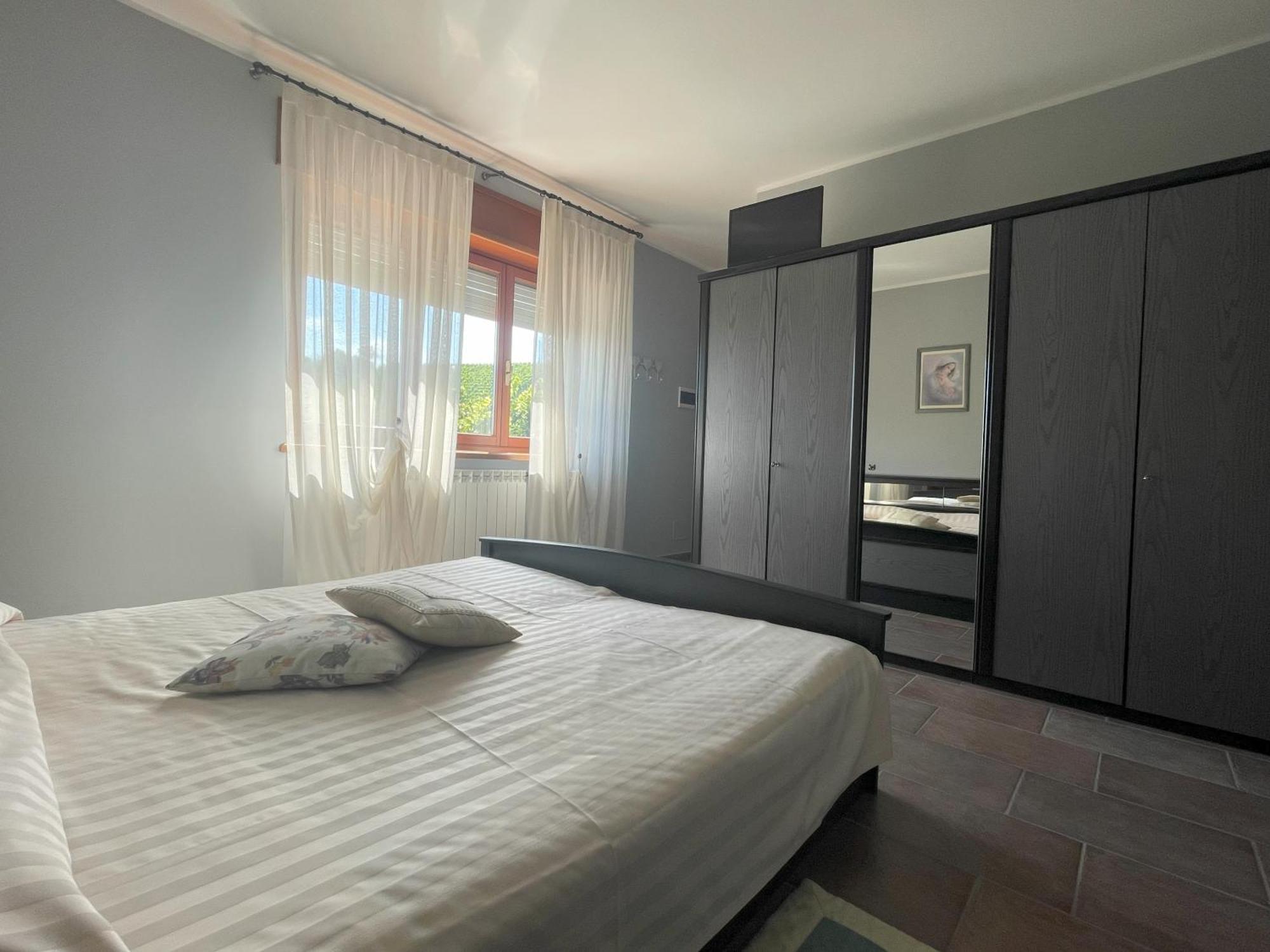 Agriturismo Finestre Di Langa Trezzo Tinella Kültér fotó